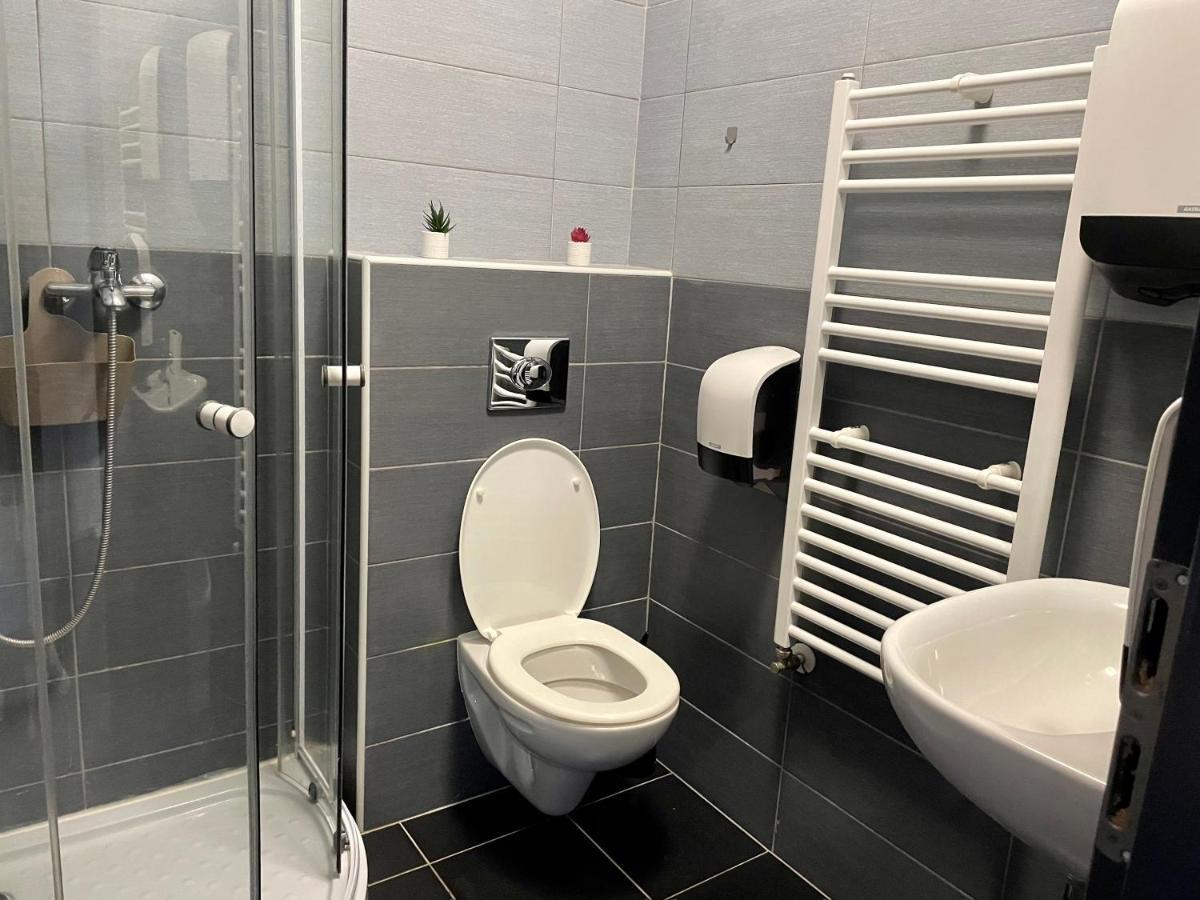 Das Hostel Rijeka Bagian luar foto