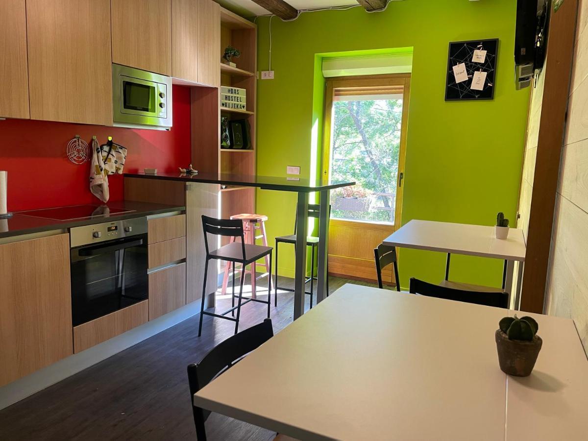 Das Hostel Rijeka Bagian luar foto