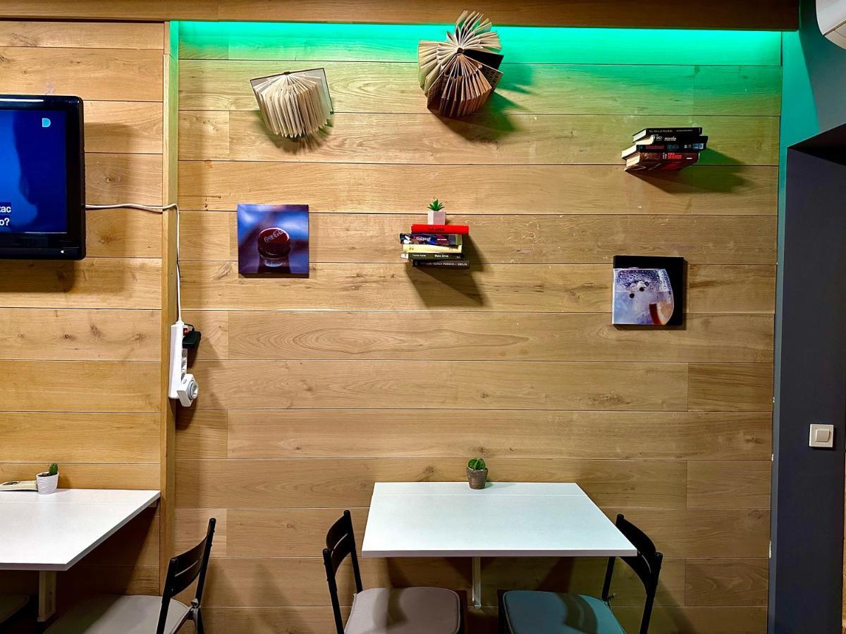 Das Hostel Rijeka Bagian luar foto
