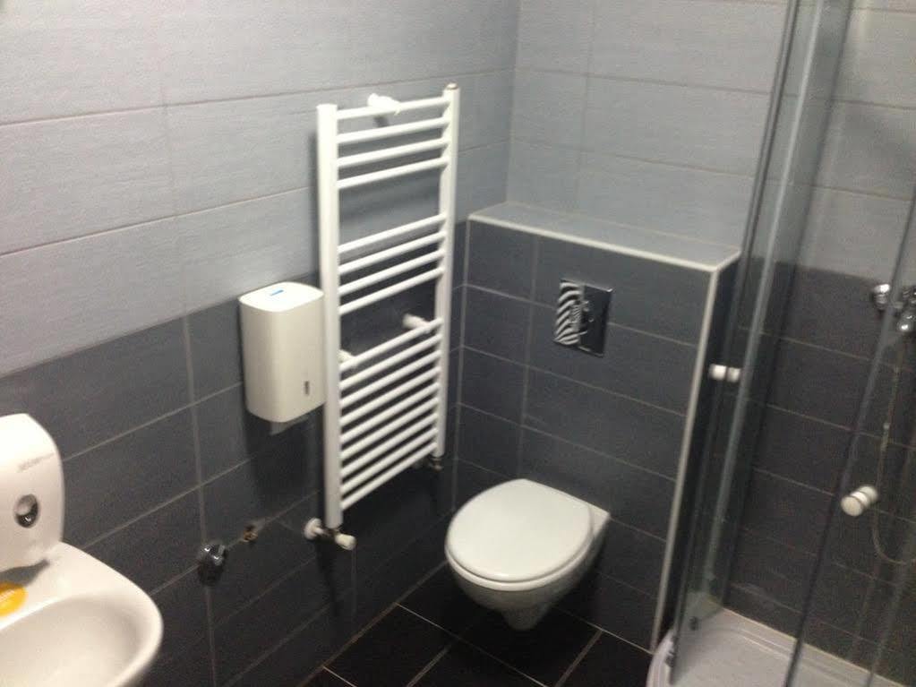 Das Hostel Rijeka Bagian luar foto